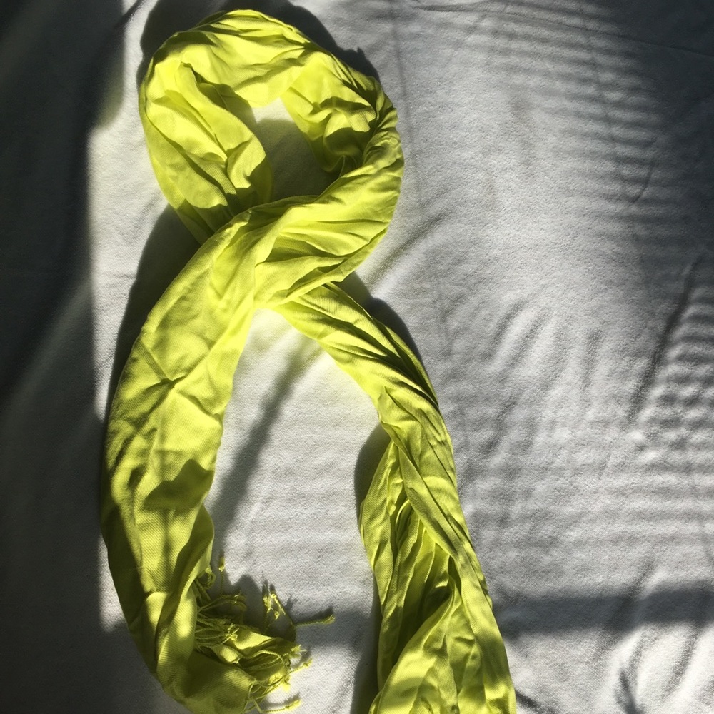 Green long scarf